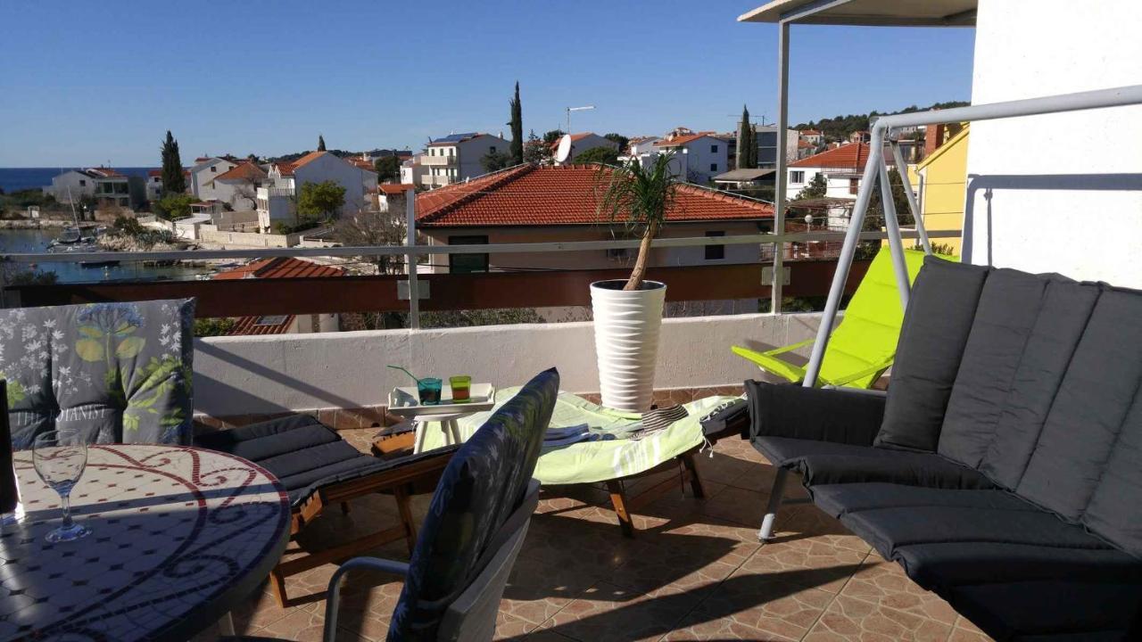 Vera Apartment 1 Rogoznica  Bilik gambar