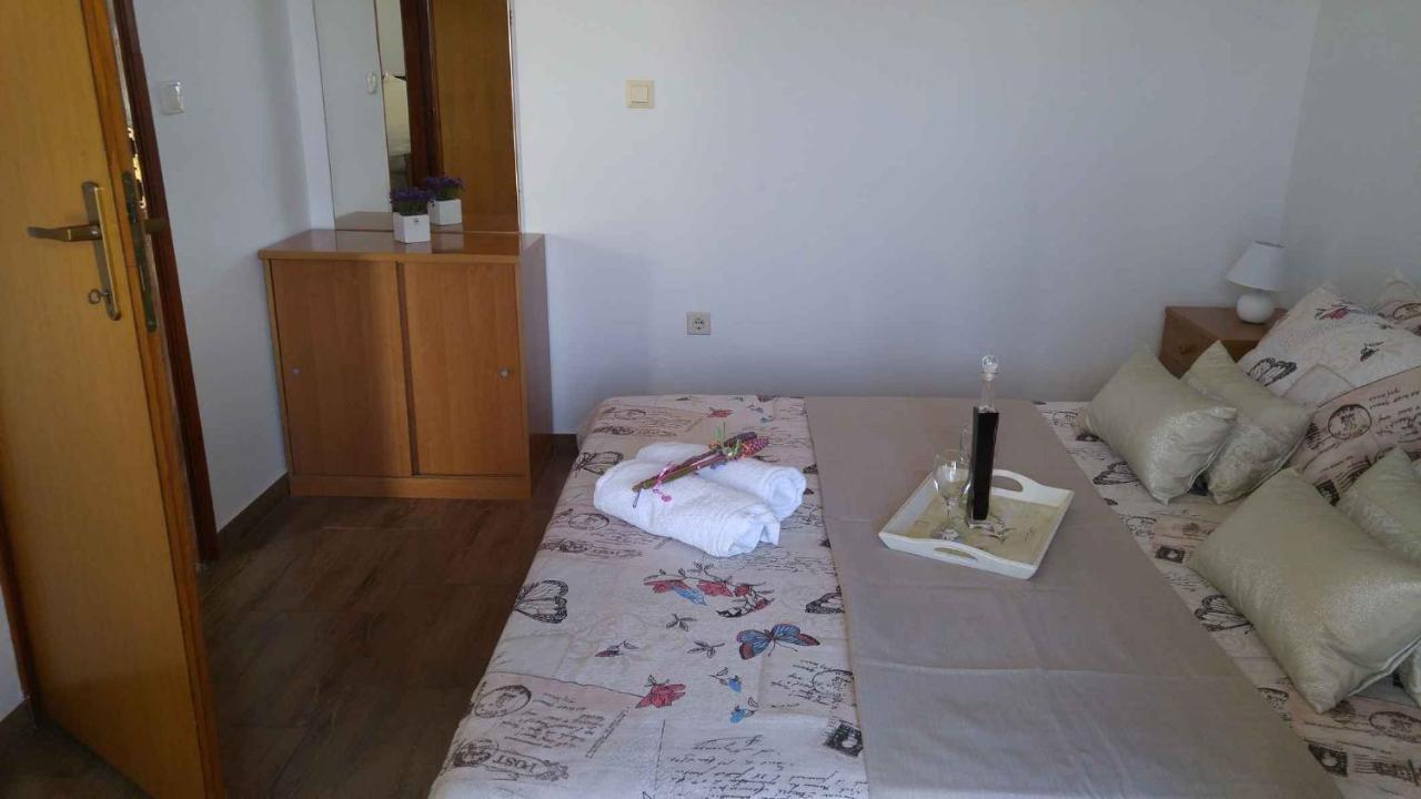 Vera Apartment 1 Rogoznica  Bilik gambar