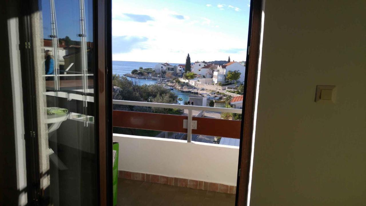 Vera Apartment 1 Rogoznica  Bilik gambar