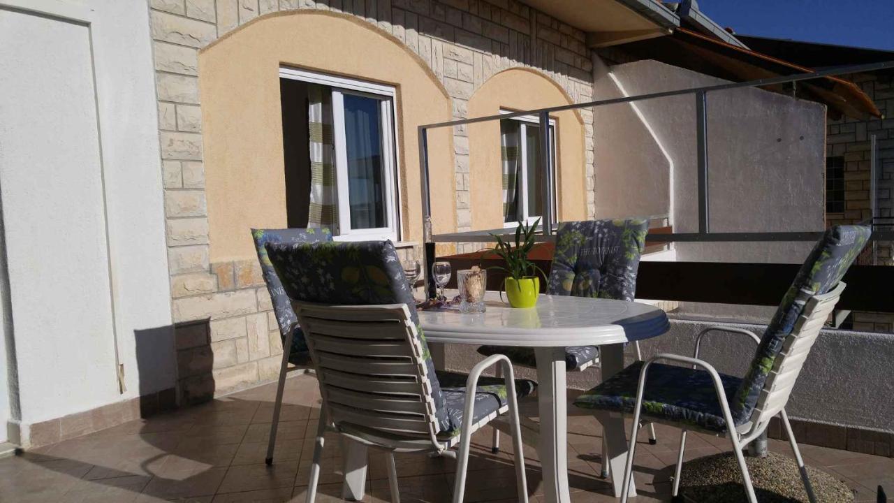 Vera Apartment 1 Rogoznica  Bilik gambar